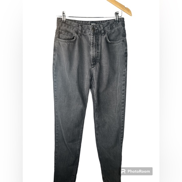 BDG Mom High Rise Jeans - Picture 2 of 6